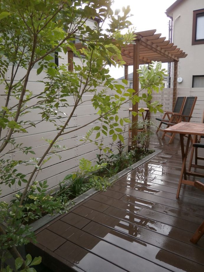 造園工事・植栽／横浜市／　パーゴラと花壇をつくって緑を感じるお庭に